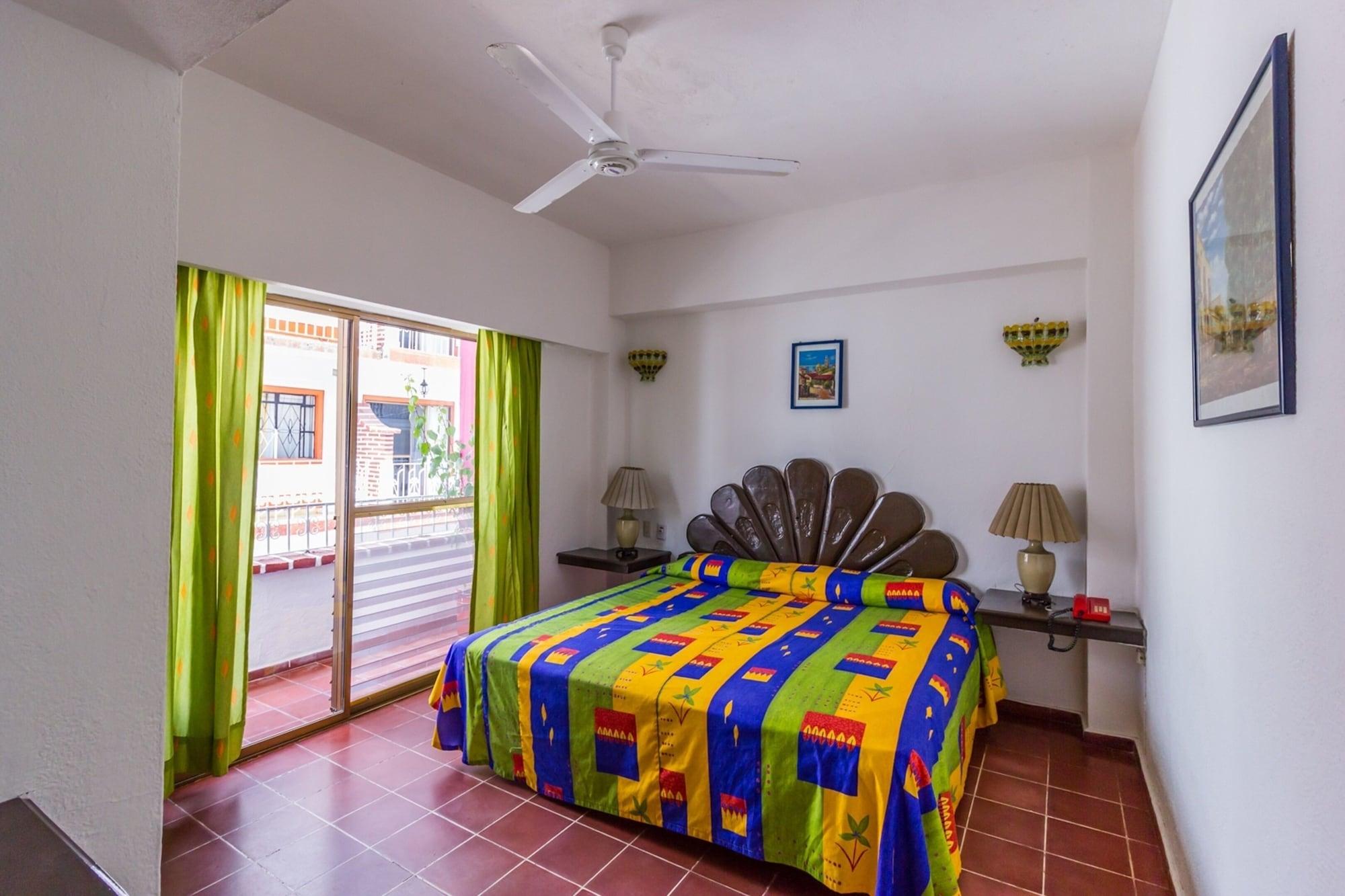 Suites Plaza Del Rio - Family Hotel Malecon Centro ปูแอร์โตบาญาร์ตา ภายนอก รูปภาพ