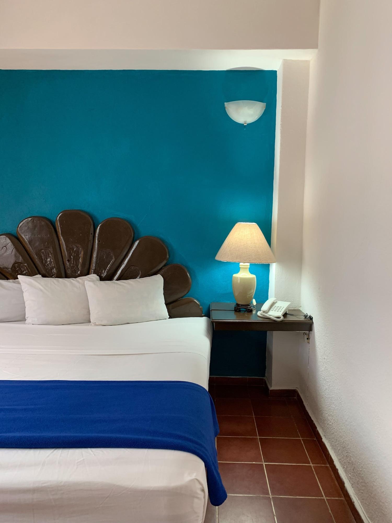Suites Plaza Del Rio - Family Hotel Malecon Centro ปูแอร์โตบาญาร์ตา ภายนอก รูปภาพ