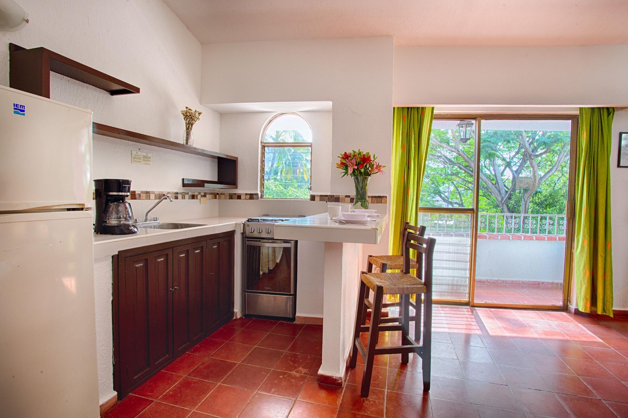 Suites Plaza Del Rio - Family Hotel Malecon Centro ปูแอร์โตบาญาร์ตา ภายนอก รูปภาพ
