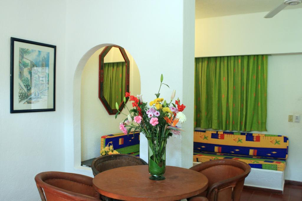 Suites Plaza Del Rio - Family Hotel Malecon Centro ปูแอร์โตบาญาร์ตา ภายนอก รูปภาพ